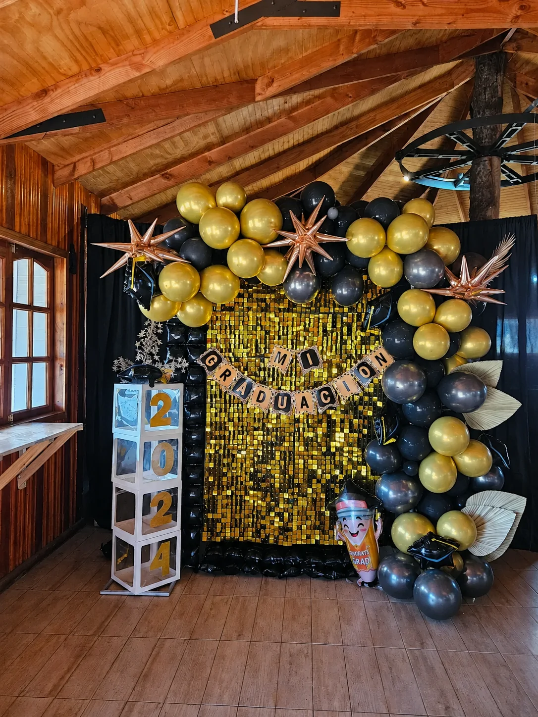 Decoración para graduación en el salón de La Pastrana