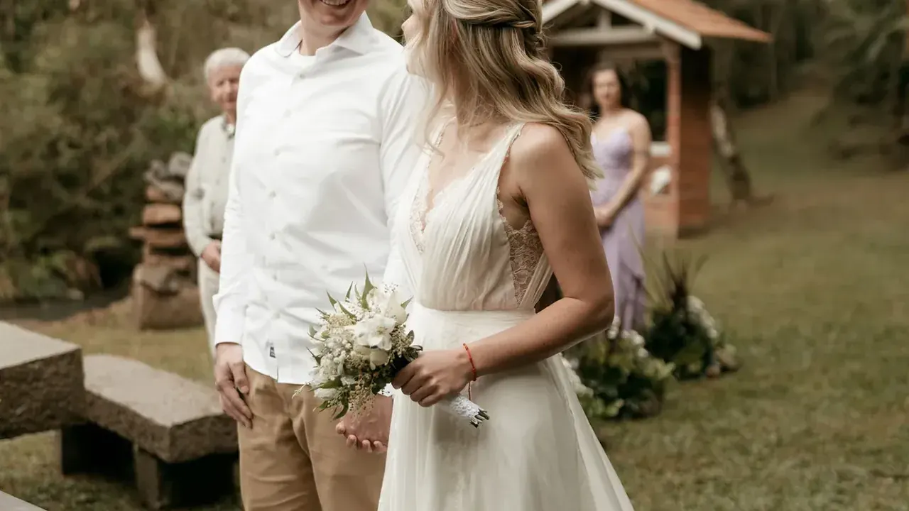 Ambientación referencial para un matrimonio al aire libre